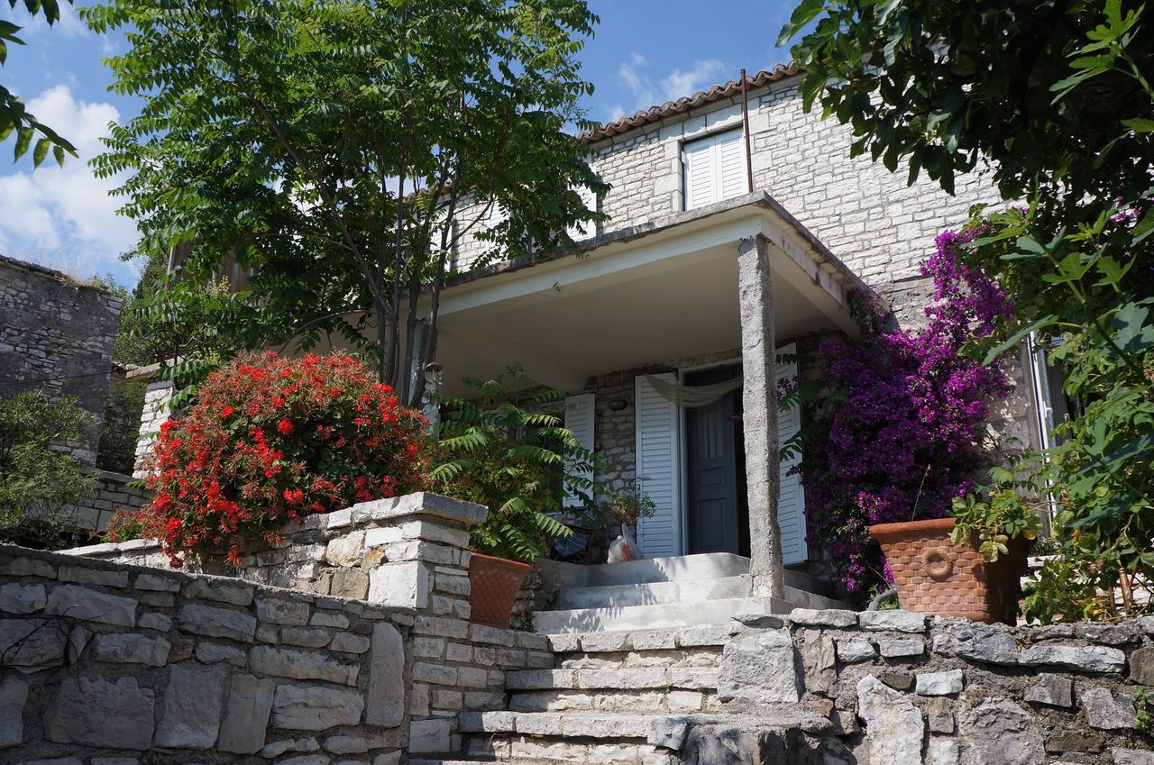 Les Villas de Qeparo Exterior foto