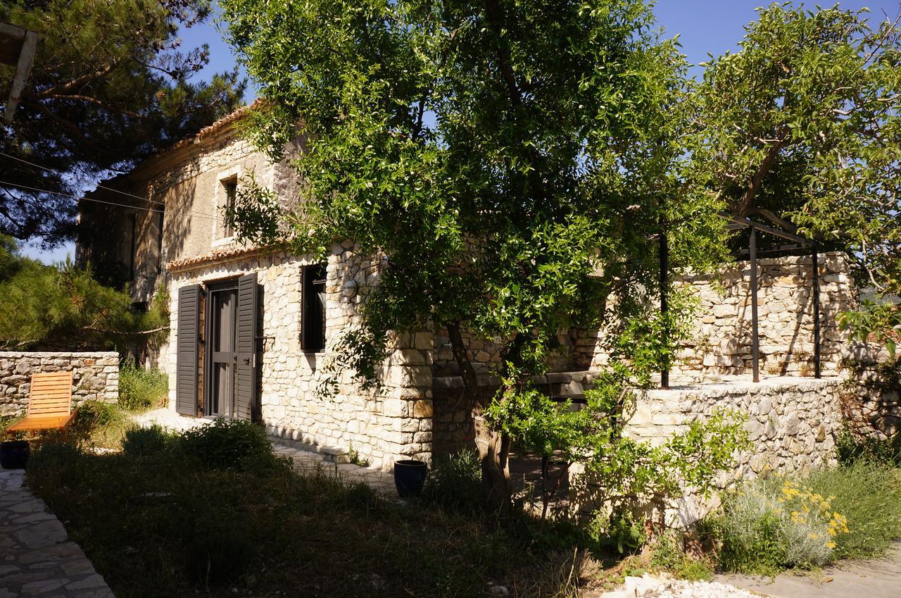 Les Villas de Qeparo Exterior foto